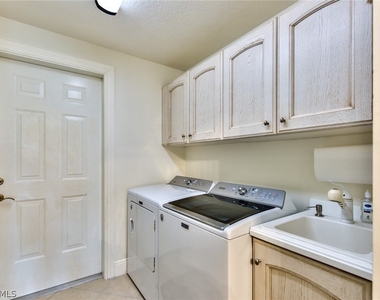 9242 Tesoro Lane - Photo Thumbnail 22