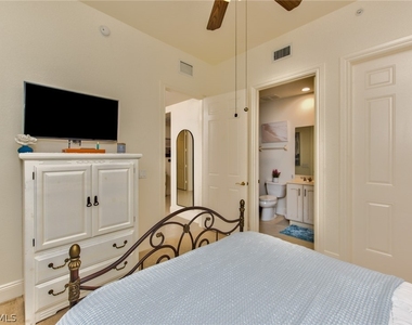 9242 Tesoro Lane - Photo Thumbnail 18