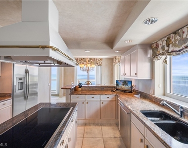 8231 Bay Colony Drive - Photo Thumbnail 14