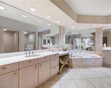8231 Bay Colony Drive - Photo Thumbnail 20