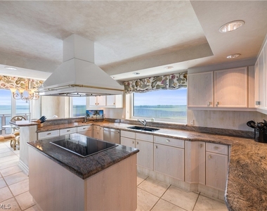 8231 Bay Colony Drive - Photo Thumbnail 13