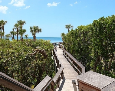 8231 Bay Colony Drive - Photo Thumbnail 28