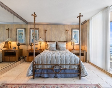 8231 Bay Colony Drive - Photo Thumbnail 25