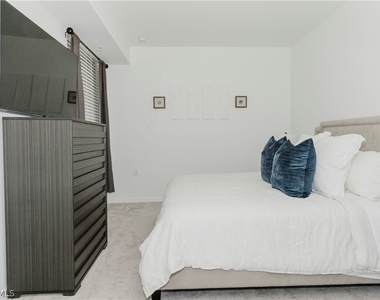 5583 Double Eagle Circle - Photo Thumbnail 16