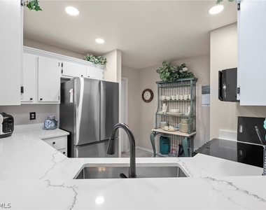153 Bristol Lane - Photo Thumbnail 6