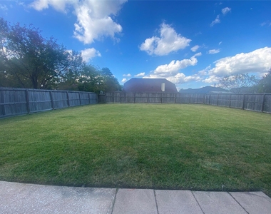 14007 Oleoke Lane - Photo Thumbnail 18