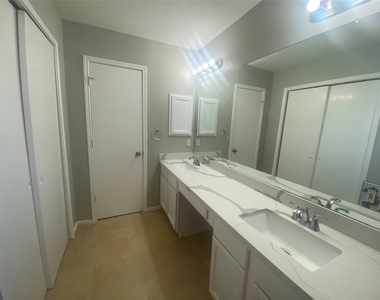 14007 Oleoke Lane - Photo Thumbnail 10