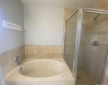 14007 Oleoke Lane - Photo Thumbnail 11