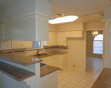 11815 Gardenglen Drive - Photo Thumbnail 5
