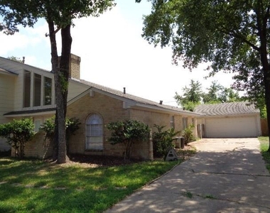 11815 Gardenglen Drive - Photo Thumbnail 2