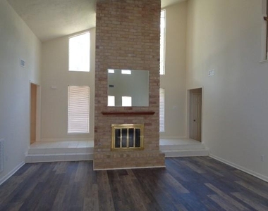 11815 Gardenglen Drive - Photo Thumbnail 9