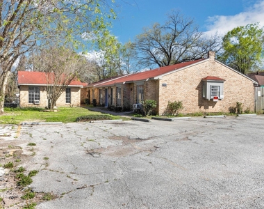 6815 Beachwood Street - Photo Thumbnail 2