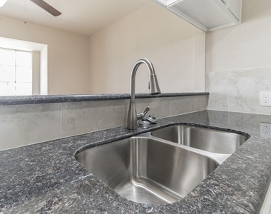 6815 Beachwood Street - Photo Thumbnail 11