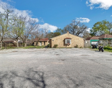 6815 Beachwood Street - Photo Thumbnail 1