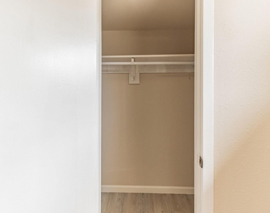 6815 Beachwood Street - Photo Thumbnail 15