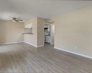 6815 Beachwood Street - Photo Thumbnail 3