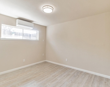 6815 Beachwood Street - Photo Thumbnail 14