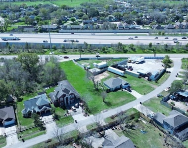 6633 Tadlock Lane - Photo Thumbnail 2