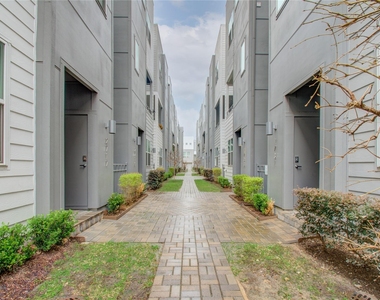 2717 Eado Grove Lane - Photo Thumbnail 7