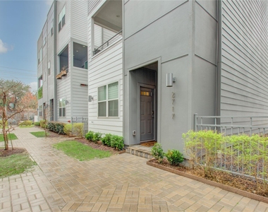 2717 Eado Grove Lane - Photo Thumbnail 4