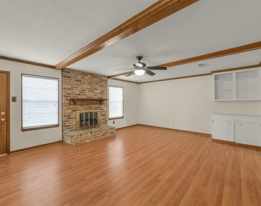 7818 Kleingreen Lane - Photo Thumbnail 6