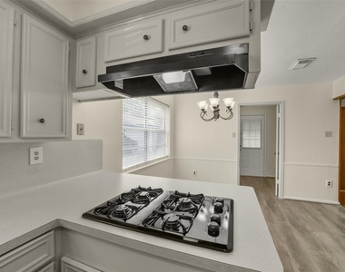 7818 Kleingreen Lane - Photo Thumbnail 15