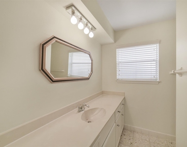 7818 Kleingreen Lane - Photo Thumbnail 35