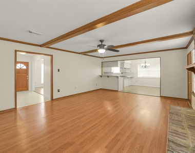 7818 Kleingreen Lane - Photo Thumbnail 4