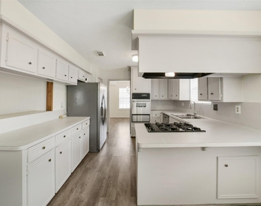 7818 Kleingreen Lane - Photo Thumbnail 40