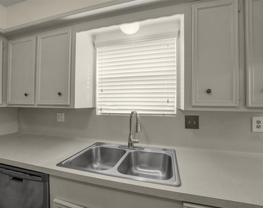 7818 Kleingreen Lane - Photo Thumbnail 14
