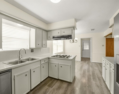 7818 Kleingreen Lane - Photo Thumbnail 18