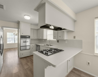 7818 Kleingreen Lane - Photo Thumbnail 13