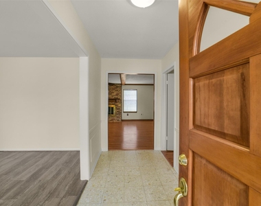 7818 Kleingreen Lane - Photo Thumbnail 2