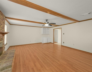 7818 Kleingreen Lane - Photo Thumbnail 5