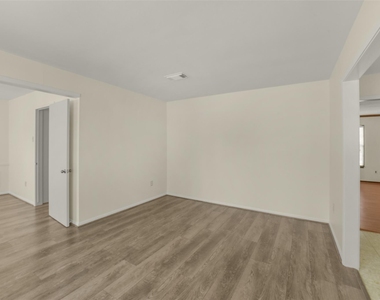 7818 Kleingreen Lane - Photo Thumbnail 25