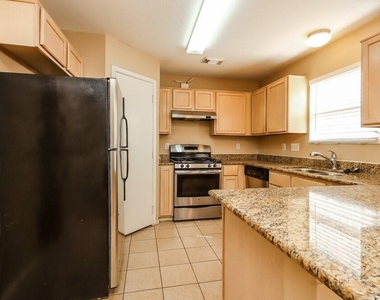2610 Heatherknoll Drive - Photo Thumbnail 5