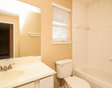 2610 Heatherknoll Drive - Photo Thumbnail 14