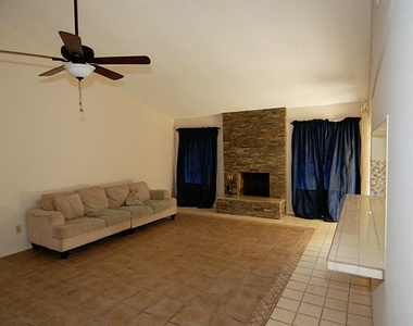 7511 Harpers Glen Lane - Photo Thumbnail 3