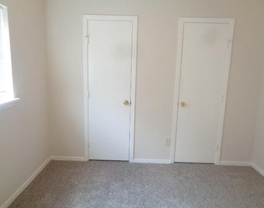 8402 Lone Bridge Lane - Photo Thumbnail 12
