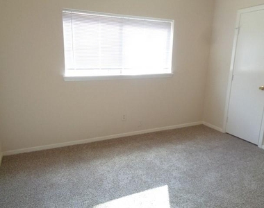 8402 Lone Bridge Lane - Photo Thumbnail 11