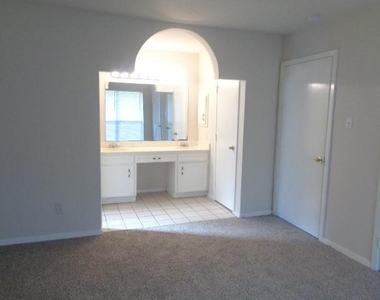 8402 Lone Bridge Lane - Photo Thumbnail 7