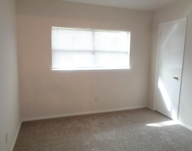 8402 Lone Bridge Lane - Photo Thumbnail 9