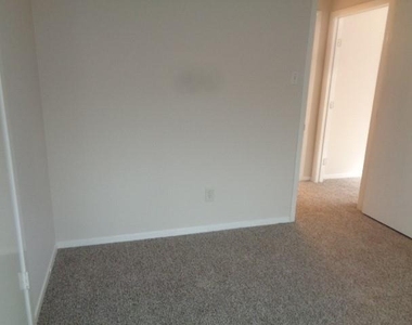 8402 Lone Bridge Lane - Photo Thumbnail 10