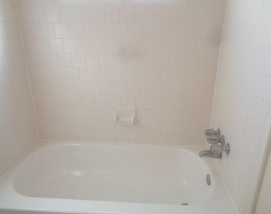 8402 Lone Bridge Lane - Photo Thumbnail 14