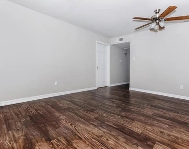 4400 Memorial Drive - Photo Thumbnail 12