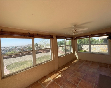 7312 Camino Del Sol - Photo Thumbnail 17