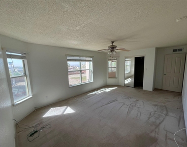 7312 Camino Del Sol - Photo Thumbnail 4