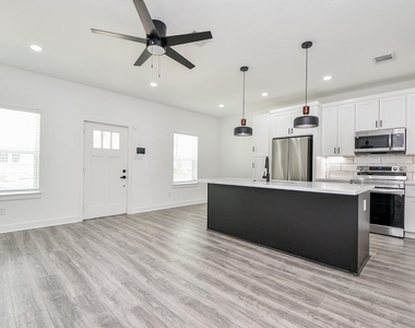 9734 Pelsey Street - Photo Thumbnail 3
