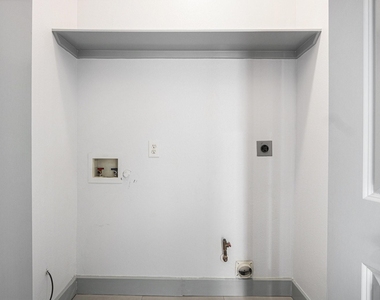 2422 Navigation Boulevard - Photo Thumbnail 13