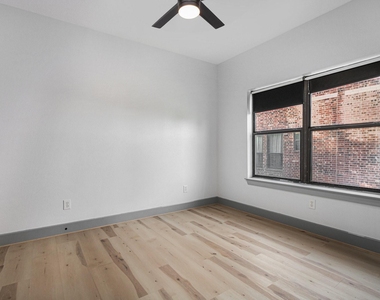 2422 Navigation Boulevard - Photo Thumbnail 11